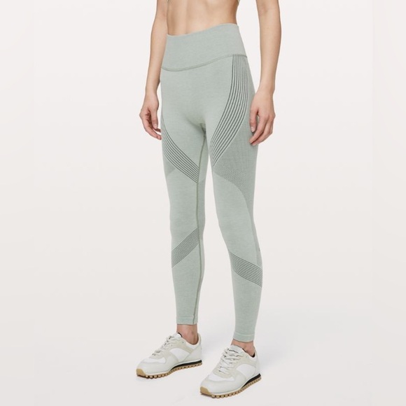 Lululemon Aerial Silk Tight 25” Leggings Light Gray Size 8 - Picture 2 of 9